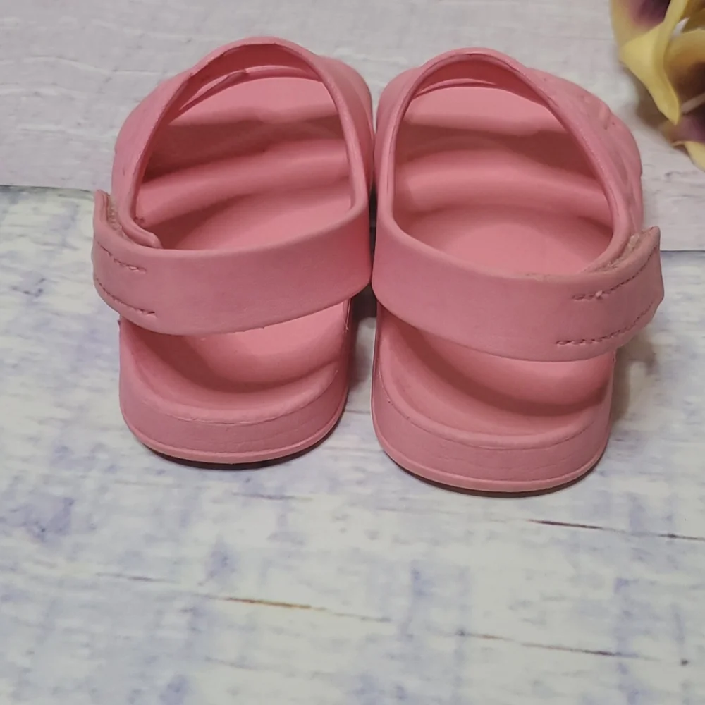 Kid's Old Navy Buckle Accent Sandals - Picture 3 of 8